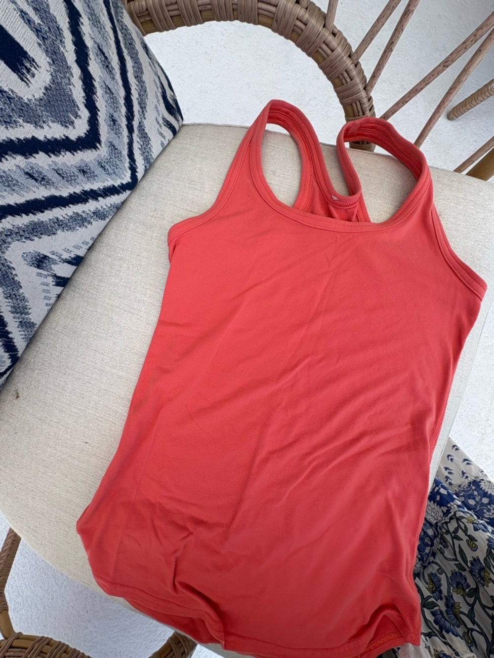 Lululemon coral color tank 4